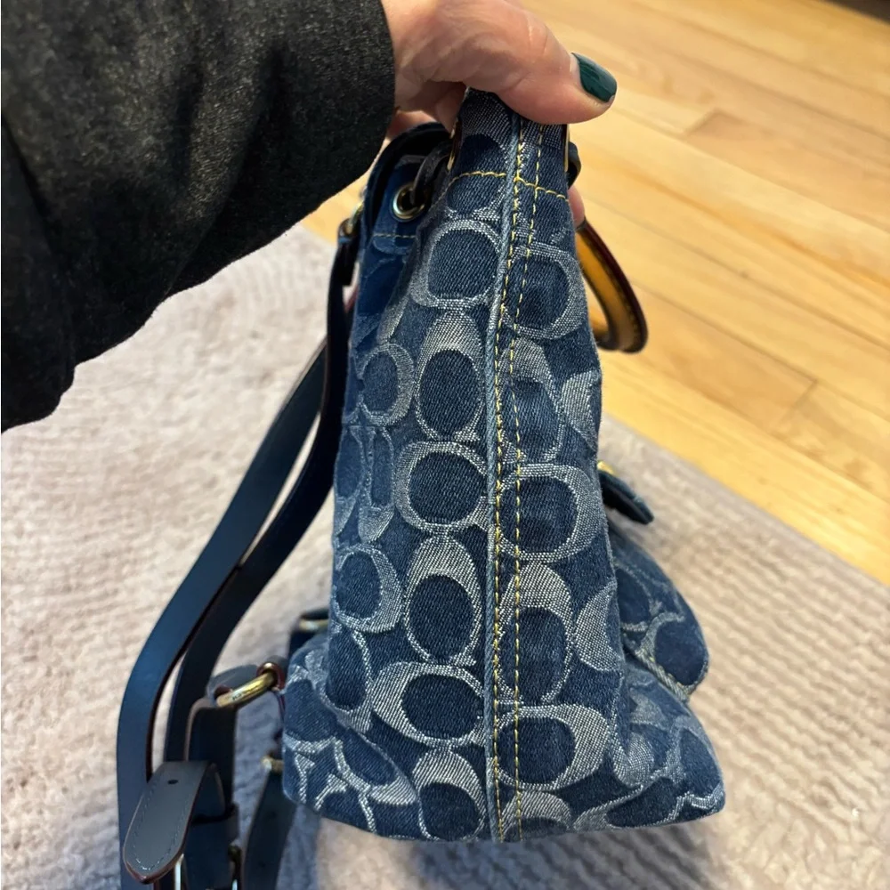 Coach Riya Backpack 21 In Signature Denim - Picture 3 of 7